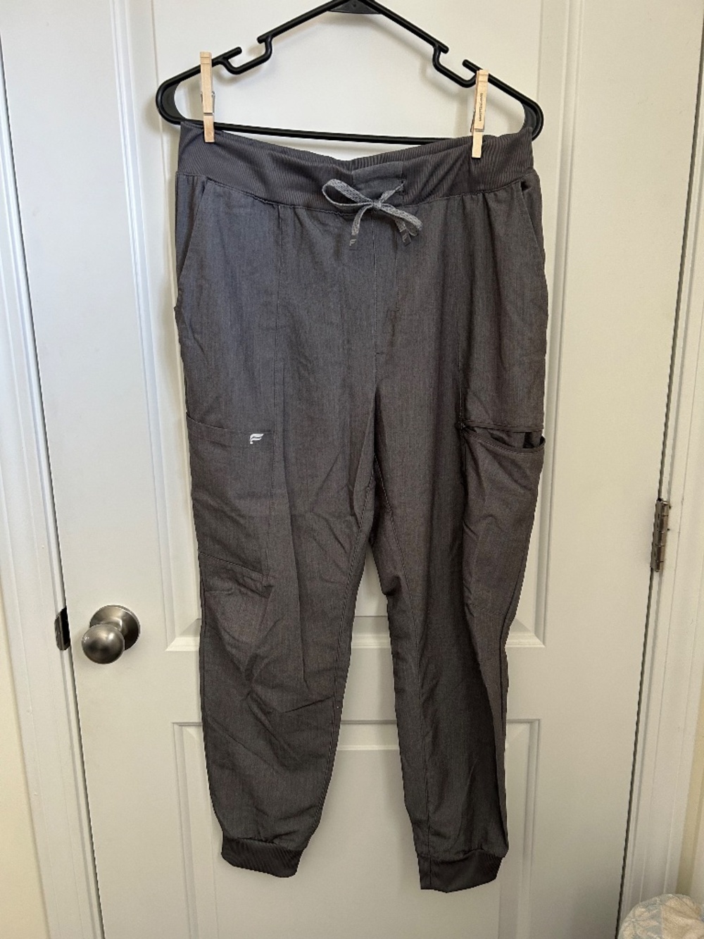 Fabletics Scrub Set L/LP - Picture 3 of 4